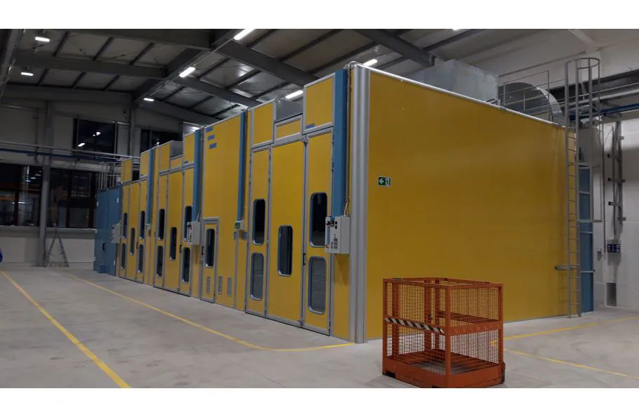 Immagine - Vertical or semi-vertical industrial coating booths for trains, aircraft, buses, cars and industrial