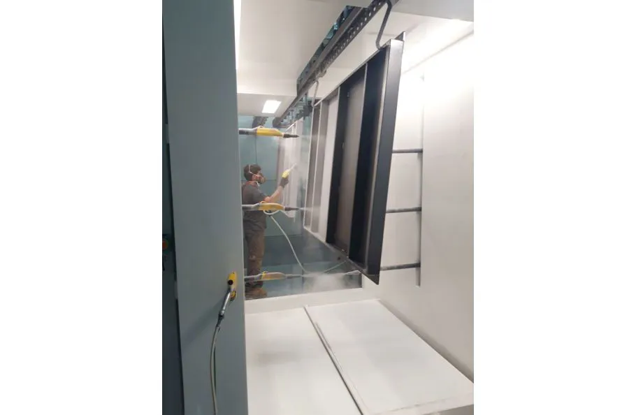 Immagine - Cabine di verniciatura manuali o automatiche per vernici in polvere