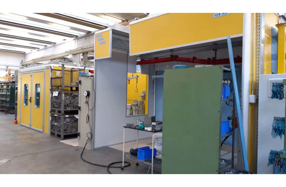 Immagine - Impianti di verniciatura industriali automatici con convogliatori aerei o a terra