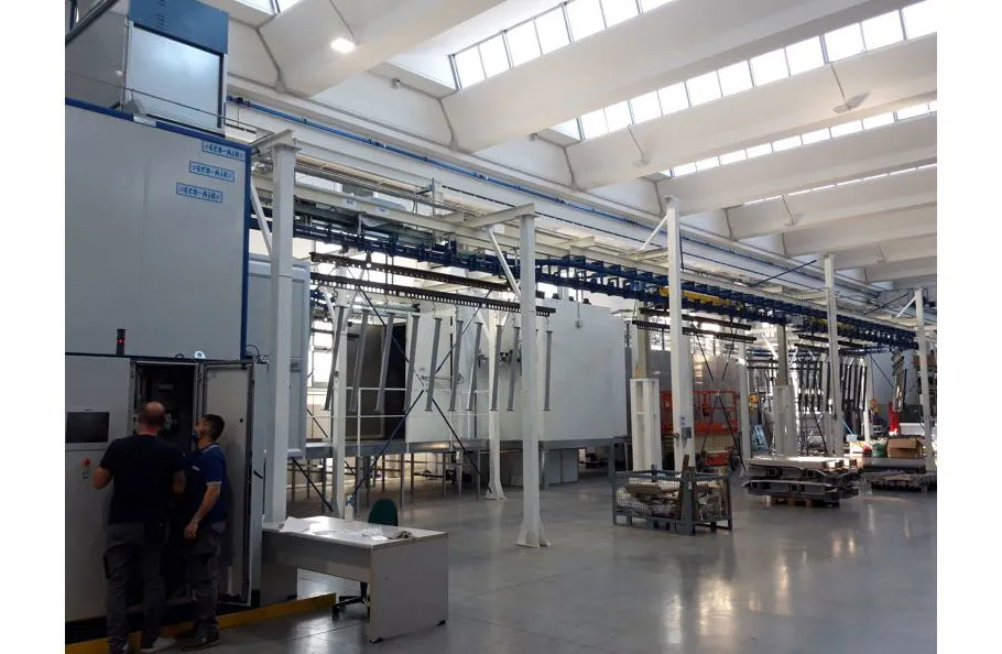 Immagine - Impianti di verniciatura industriali automatici con convogliatori aerei o a terra