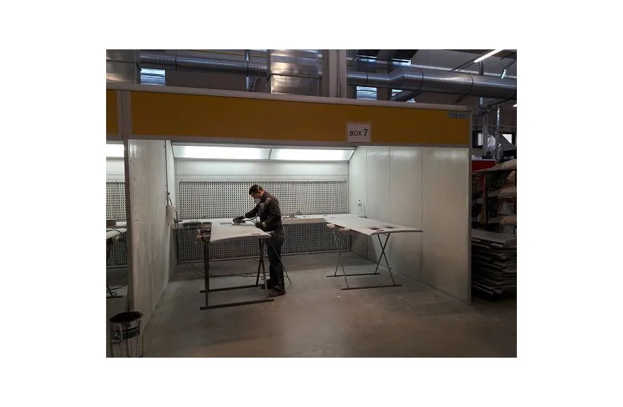 Immagine - Dry filter automatic or manual spray booths for solvent- or water-based paints
