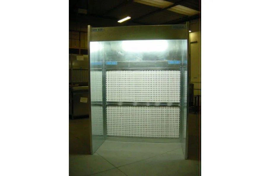 Immagine - Dry filter automatic or manual spray booths for solvent- or water-based paints