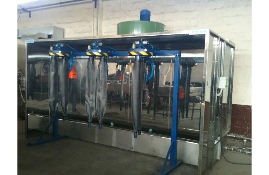 Immagine - Dry filter automatic or manual spray booths for solvent- or water-based paints