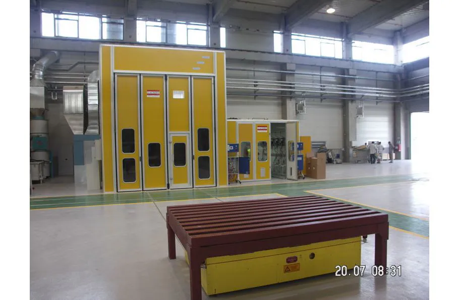 Vertical or semi-vertical industrial coating booths for trains, aircraft, buses, cars and industrial