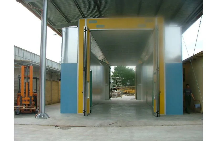 Immagine - Vertical or semi-vertical industrial coating booths for trains, aircraft, buses, cars and industrial