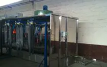 Dry filter automatic or manual spray booths for solvent- or water-based paints