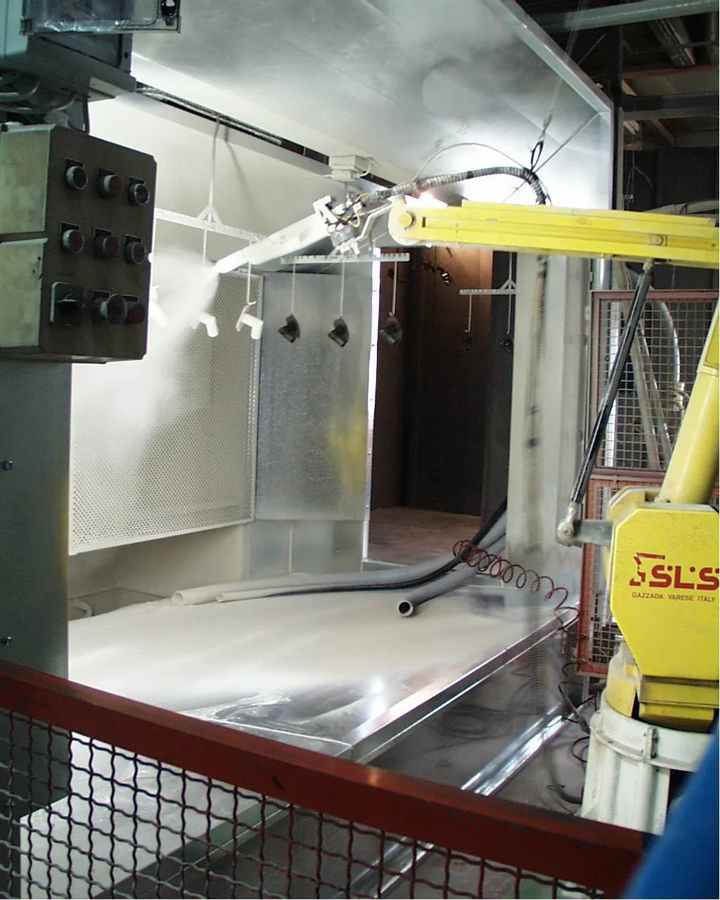Cabine di verniciatura manuali o automatiche per vernici in polvere