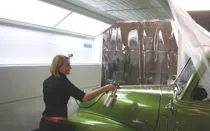 Immagine - Zone di preparazione, carteggiatura, verniciatura