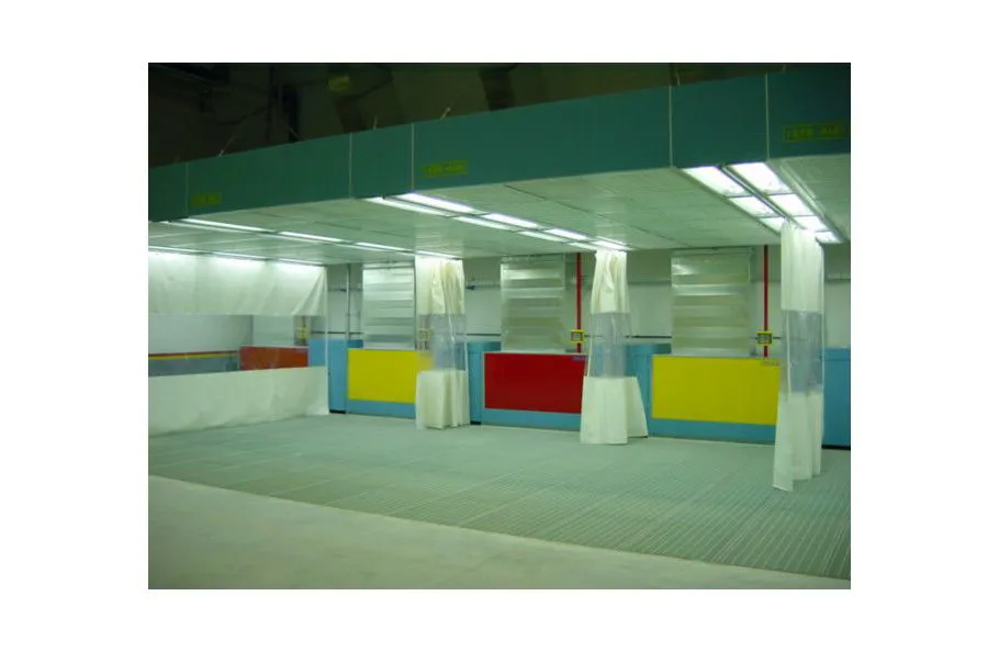 Immagine - Zone di preparazione, carteggiatura, verniciatura